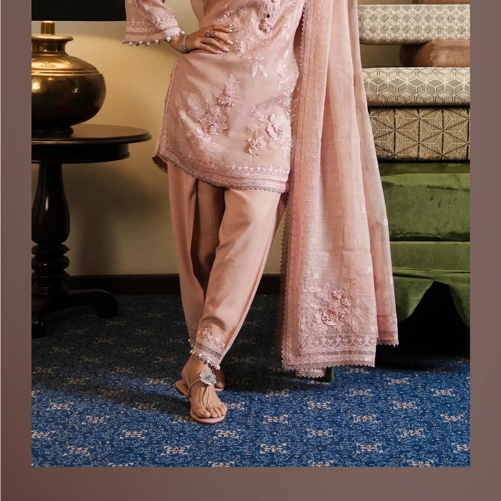Sana Safinaz XL Blush Pink Floral Women's Kurta Set - Picture 6 of 8